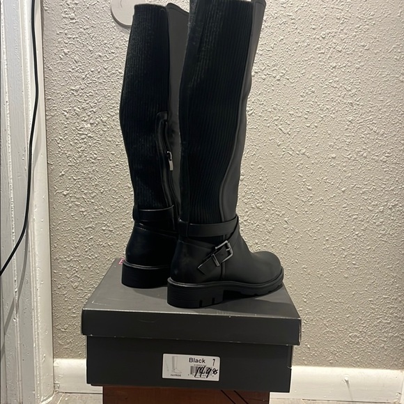 Sleek Black Over the Knee Boots with Rounded Toe - Picture 1 of 16